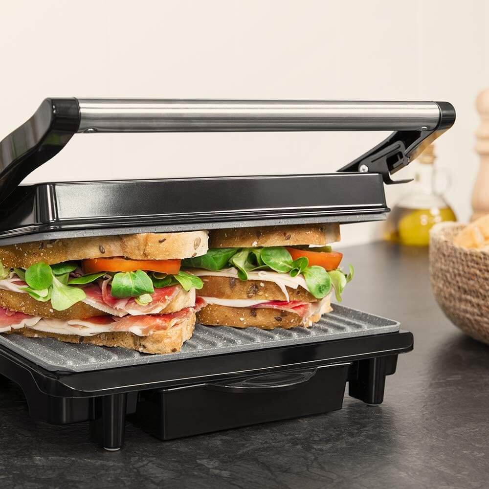 Parrilla eléctrica Contact Grill de 1500W, calentamiento rápido y uniforme en su superficie de cocinado