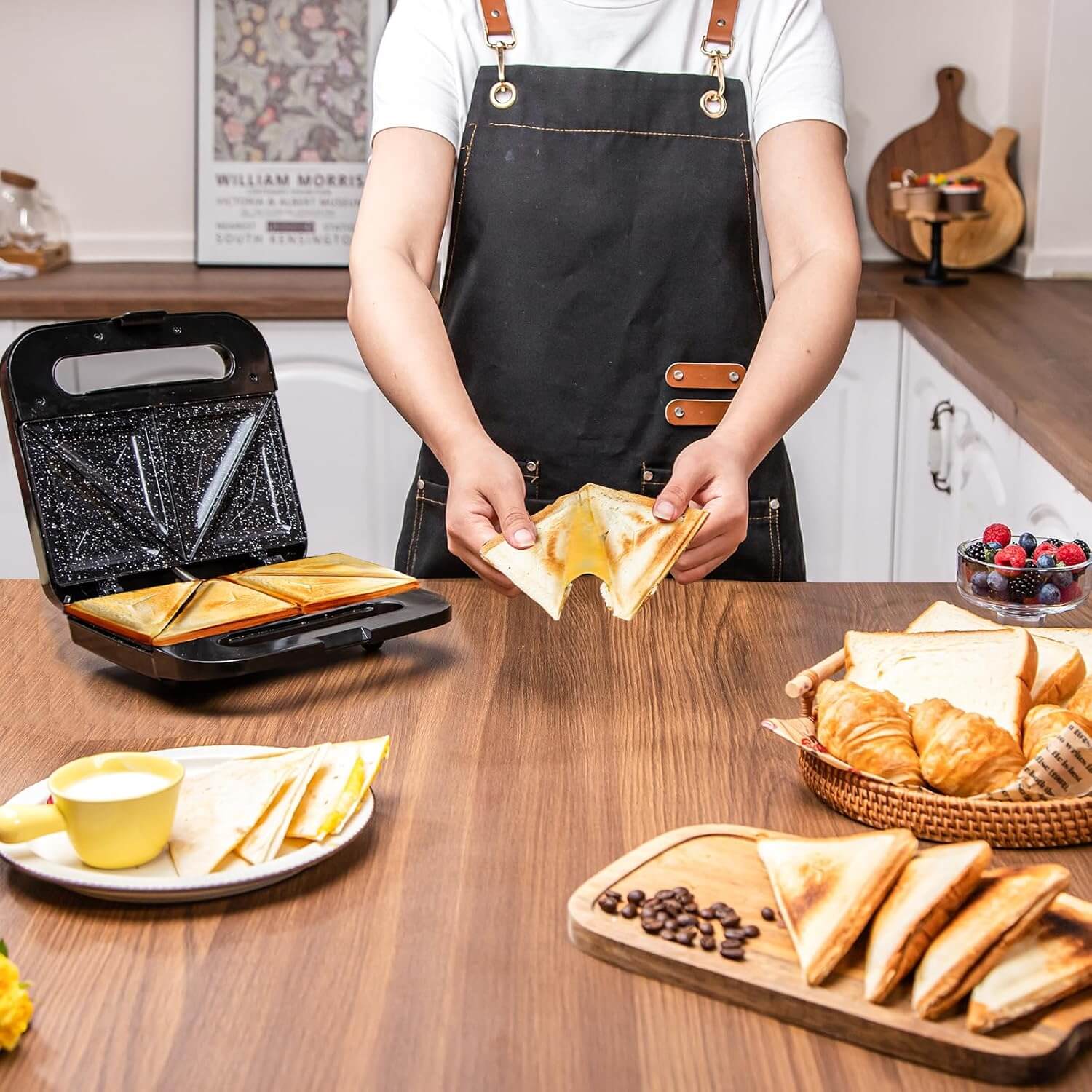 Aigostar Lamo Pro 750W, sándwiches crujientes y sellados en pocos minutos